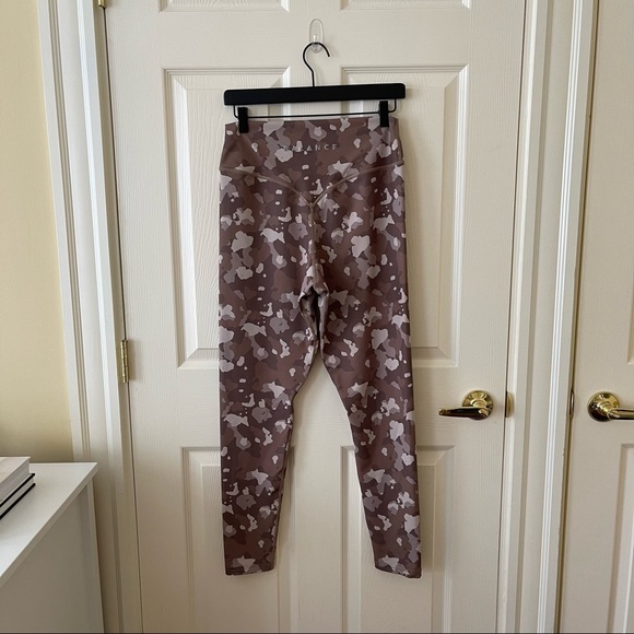 Balance Athletica • Ascend Pant - Picture 2 of 8